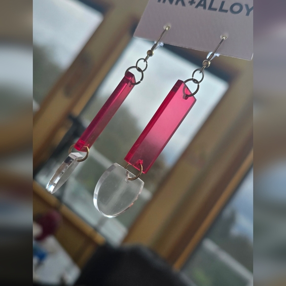 NWT Ink +Alloy fuschia lucite dangle earrings - Picture 3 of 8